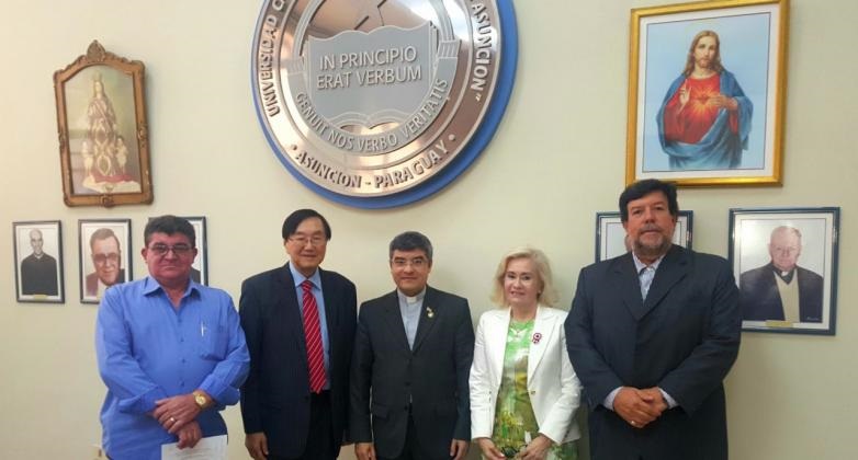 Visita de Integrantes de la Cámara de Comercio Paraguay–China a la UC