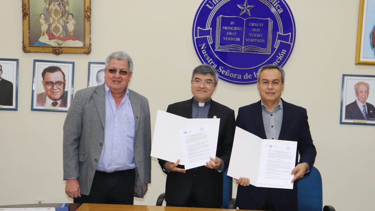La UC y la Sociedad Paraguaya de Ciencia del Suelo firman acuerdo de cooperación