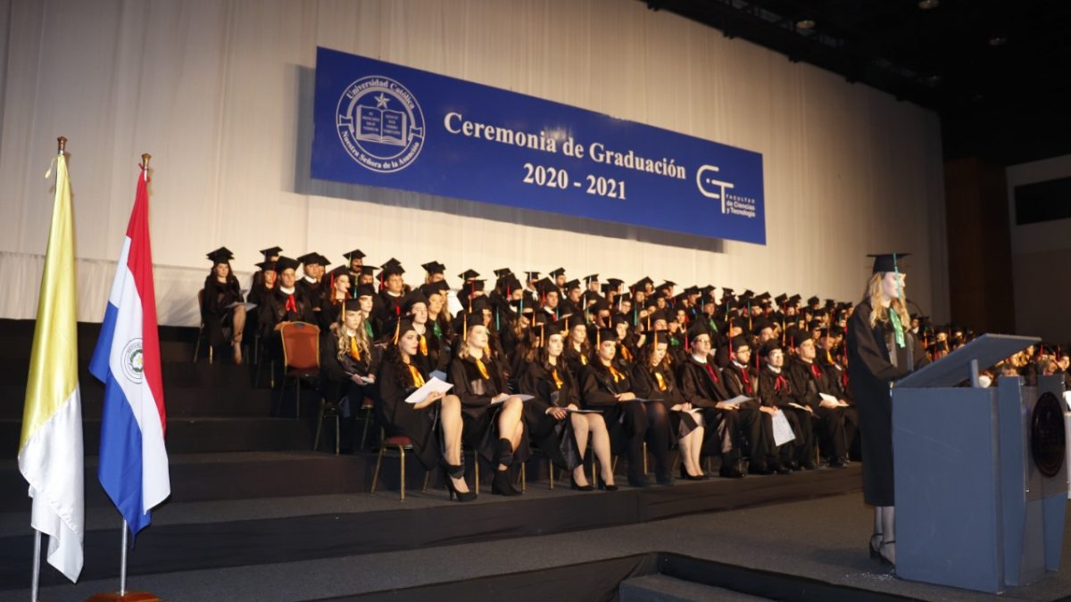 Graduación de la Promoción 2021 de la Facultad de Ciencias y Tecnología en Asunción