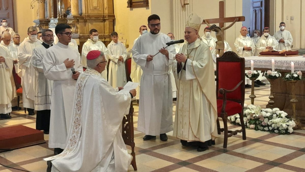 Ceremonia de Imposición de Palio Arzobispal al Primer Cardenal Paraguayo