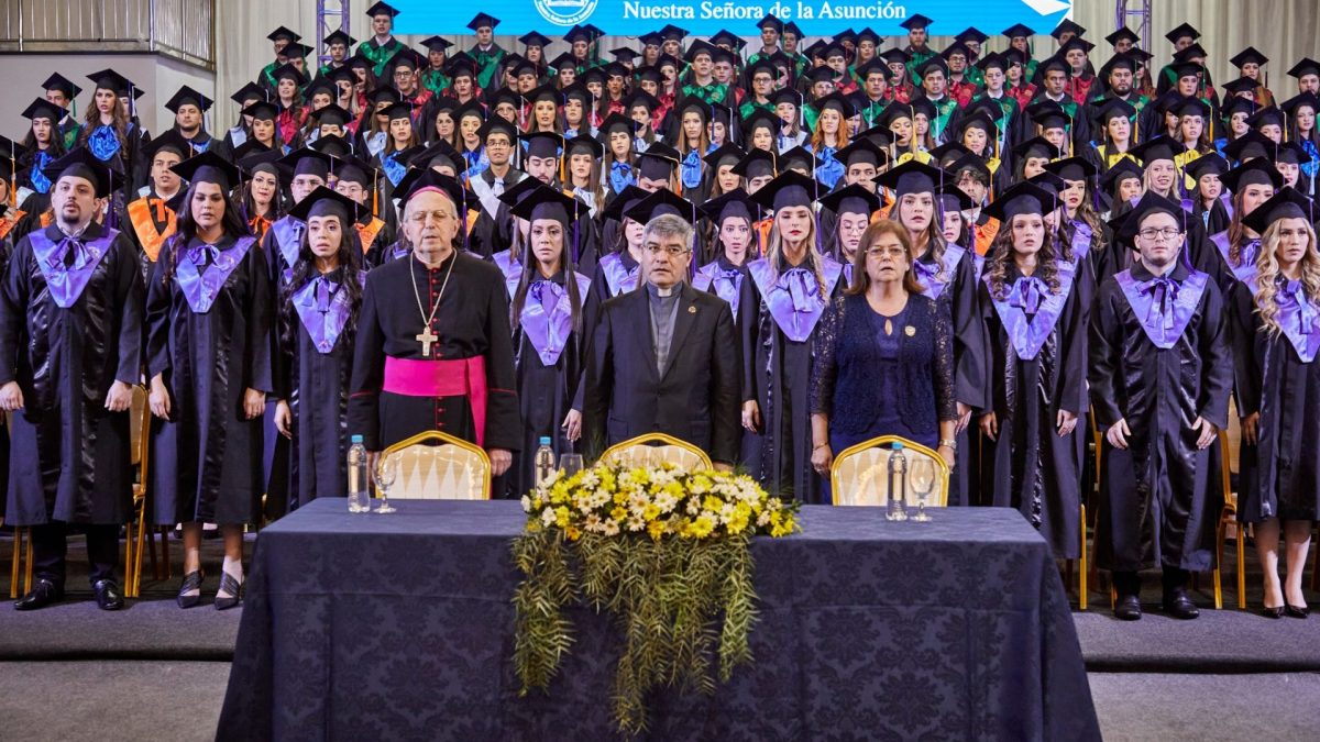 Ceremonia de Graduación en el Campus Alto Paraná