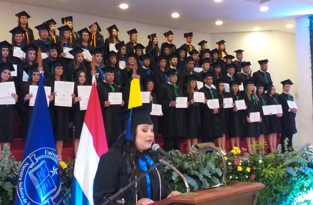 Ceremonia de Graduación del Campus Caaguazú en Coronel Oviedo
