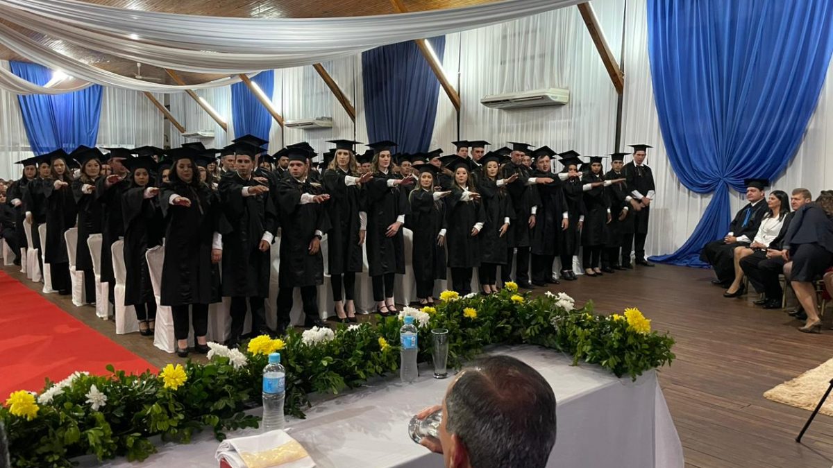 Ceremonia de graduación de la UC Hohenau