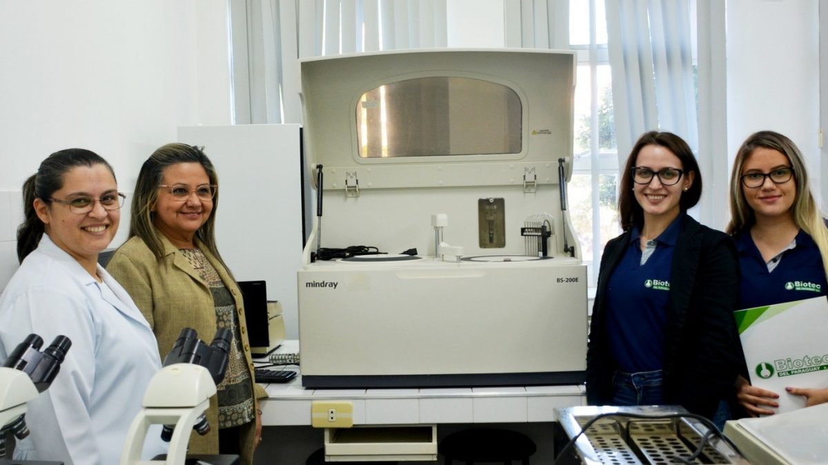 UC y Biotec S.A firman importante convenio para la provisión de equipos de análisis clínicos