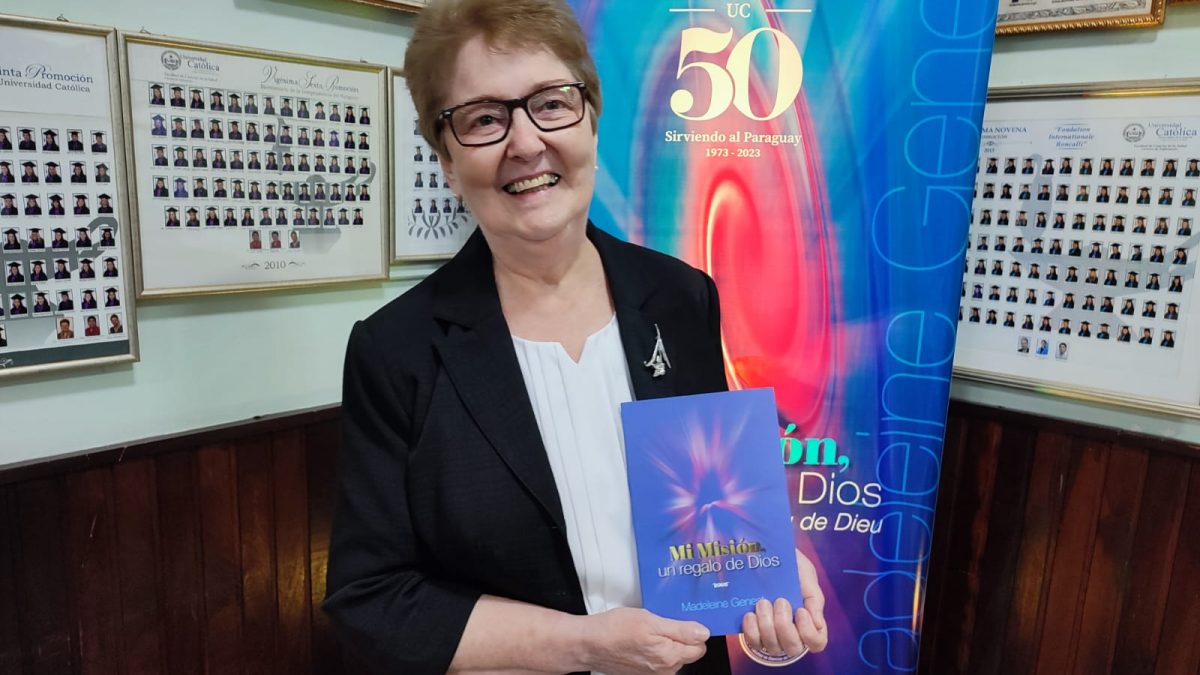Se lanzó el libro «Mi misión, un regalo de Dios» escrito por la directora de Enfermería