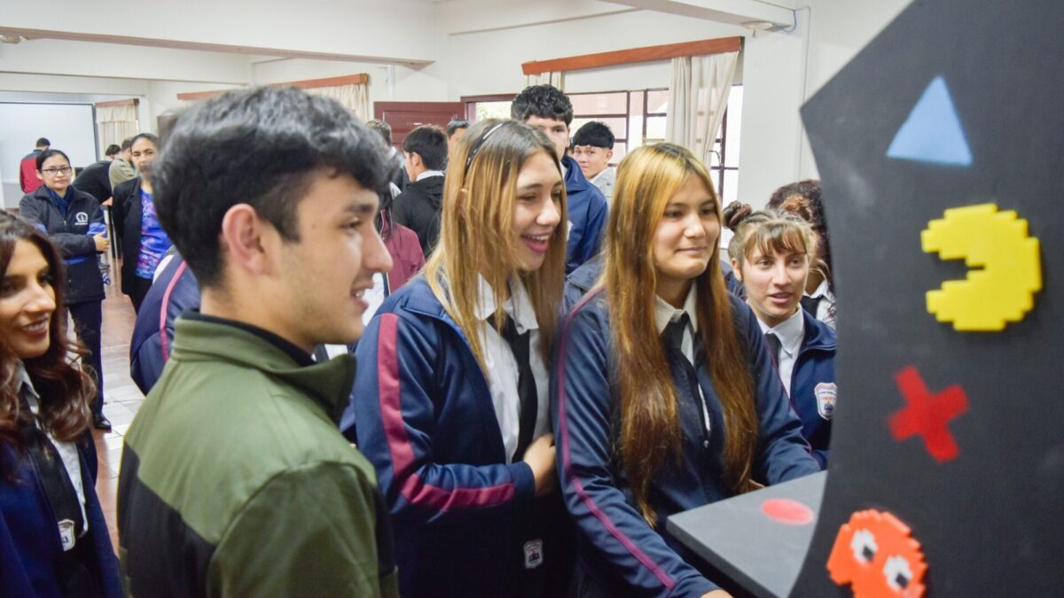 III Expo Tecnológica reunió a estudiantes de varios colegios