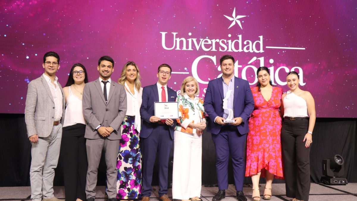 La Universidad Católica «Nuestra Señora de la Asunción» triunfa en los Premios Top of Mind por octava vez en la categoría Universidad