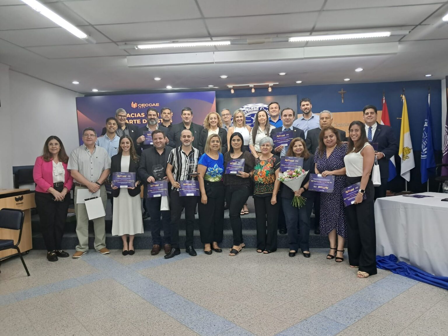 Estudiantes de la UC rinden homenaje a sus profesores con ...